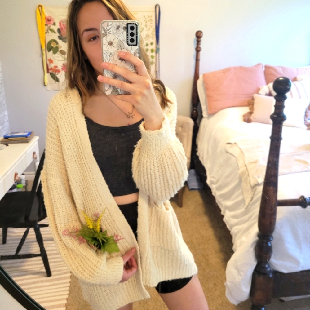Oversized Cable Knit Cardigan with Pockets